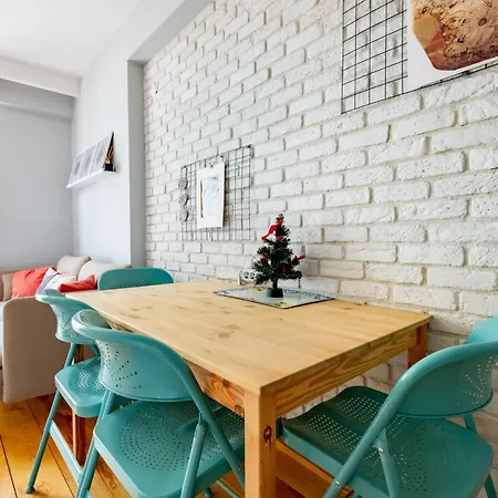 Cosy Triplex Flat דירה *