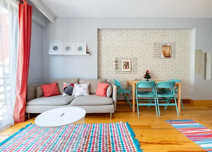 דירה Cosy Triplex Flat